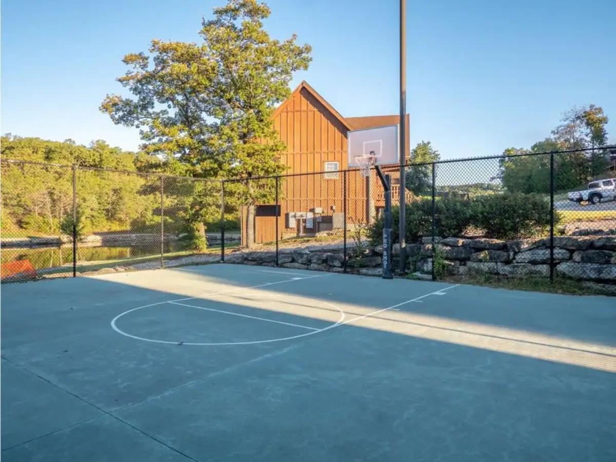 Golf On Site - Walk-in Shower - Jetted Tub - Free Attraction Tickets Included Ferienhaus Branson