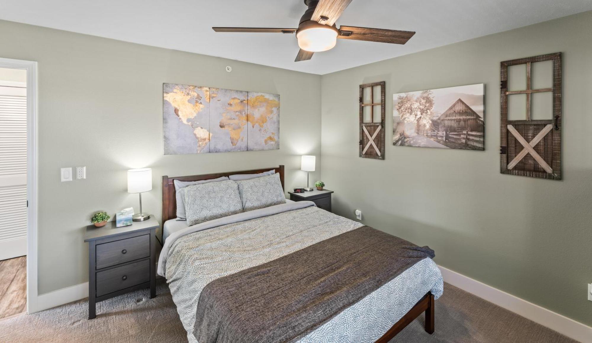 Golf On Site - Walk-in Shower - Jetted Tub - Free Attraction Tickets Included * Branson